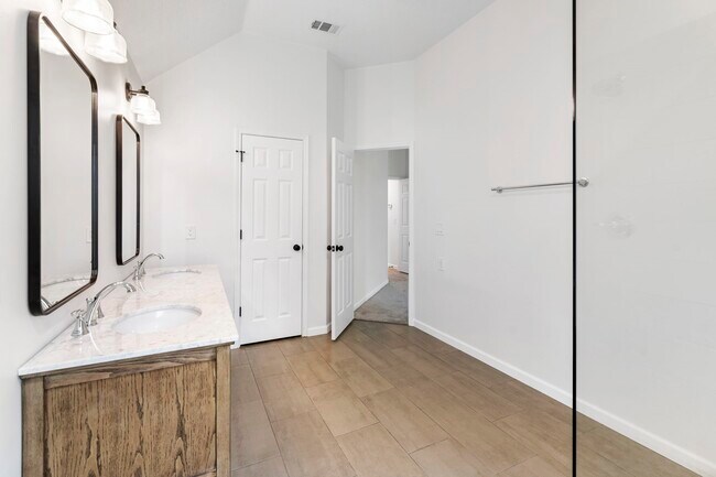 Building Photo - 54 Legend Mill Ct