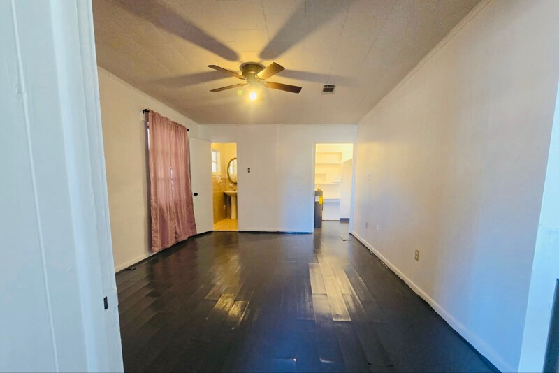 Building Photo - 8010 SE US Hwy 301