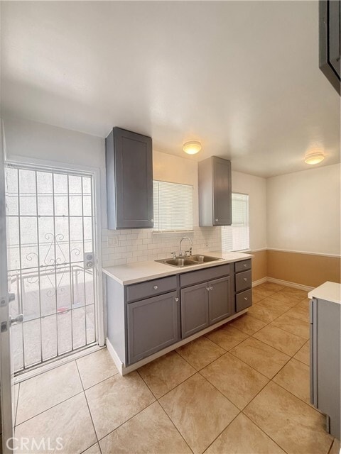 Building Photo - 2431 W Beverly Blvd