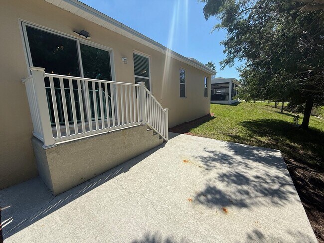 Building Photo - 4/2 Haines City Home
