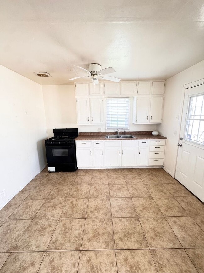 Building Photo - Cozy Home For Rent - SPECIAL OF THE MONTH! $500 OFF FIRST MONTH RENT