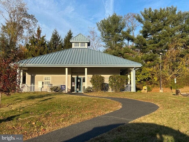 Building Photo - 417 Kemper Rd