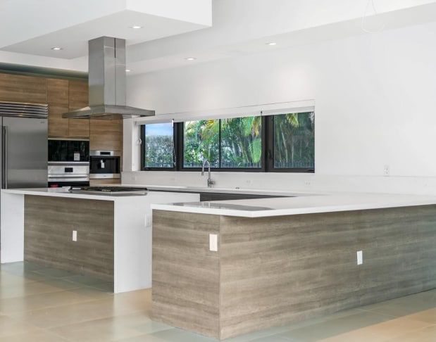 Building Photo - 16680 Botaniko Dr N