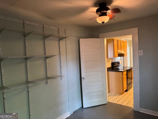 Building Photo - 820 Reese St