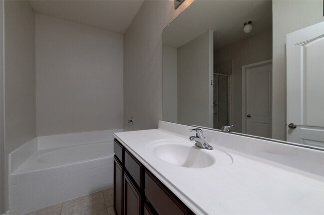 Building Photo - 6201 Verdon Gorge Dr