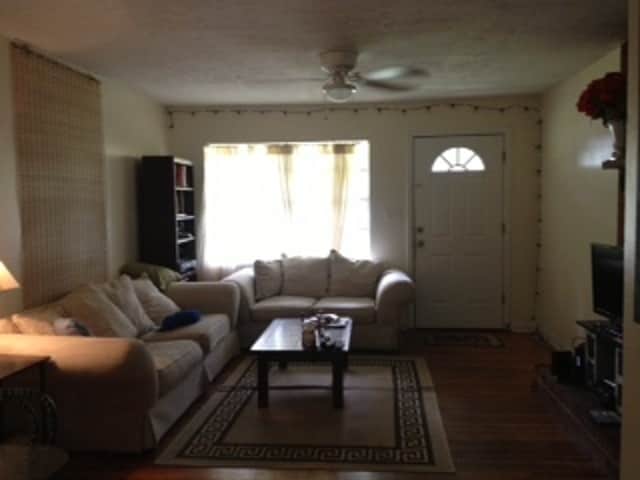 Building Photo - 1729 Atkamire Dr