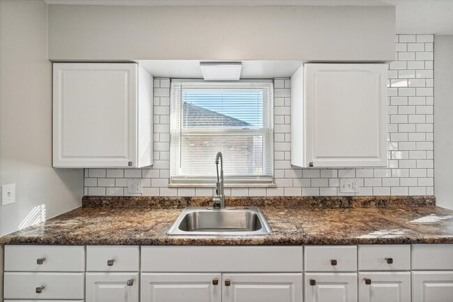 Building Photo - 4431 Caroline Ave