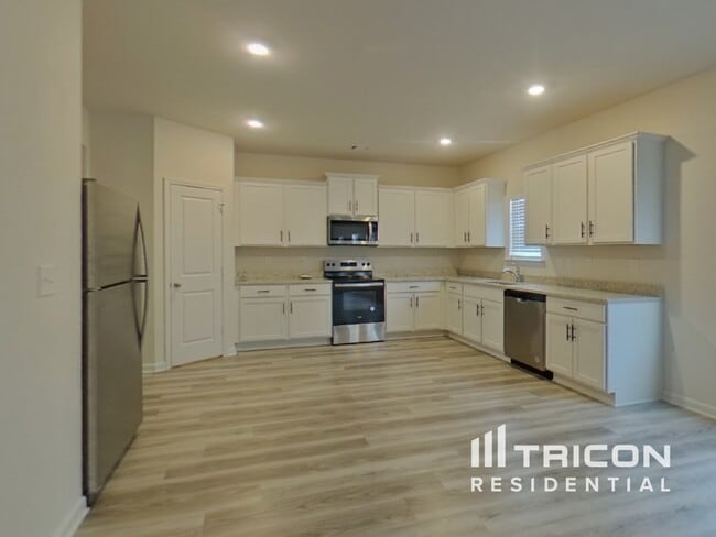 Building Photo - 1013 Claas Wy