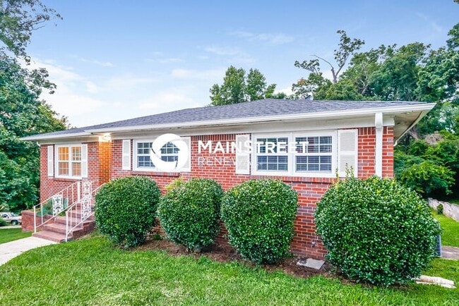 Building Photo - 5 Bedroom Pet-Friendly Home in Tarrant, AL with Main Street Renewal