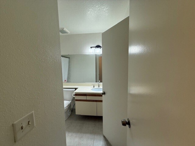 Building Photo - 27648 Susan Beth Way