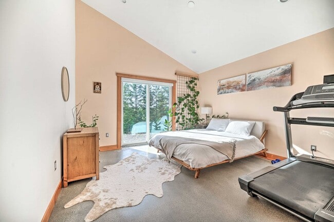 Building Photo - 5bd/3.5ba Monroe Home