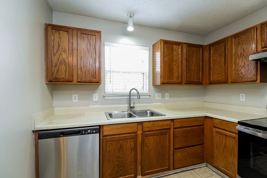 Building Photo - 9821 Andi Kathryn Ct