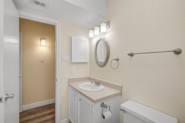 Building Photo - 11540 Chimney Rock Rd