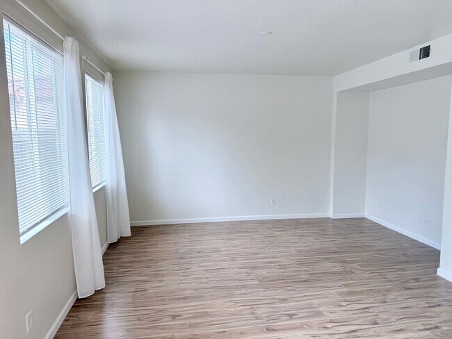 Building Photo - 4931 Winamac Dr