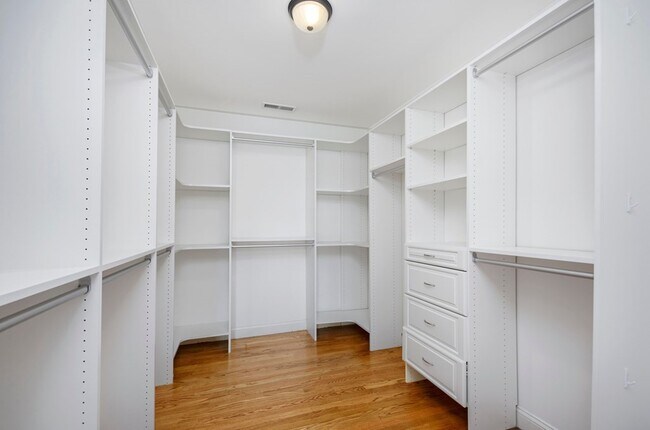 Building Photo - 14 Brattle Ln