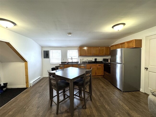 Building Photo - 112 Broad Ave