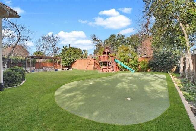 Building Photo - 6807 Lupton Dr