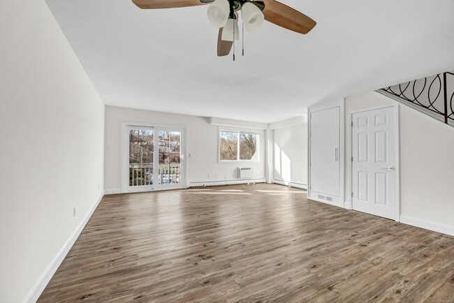 Building Photo - 113 Park Ave