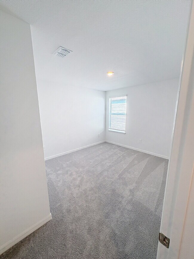 Building Photo - 8438 Blue Wave Ln E