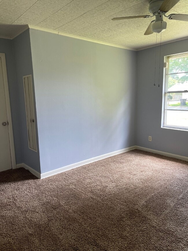 Building Photo - 1401 Brookhaven Rd