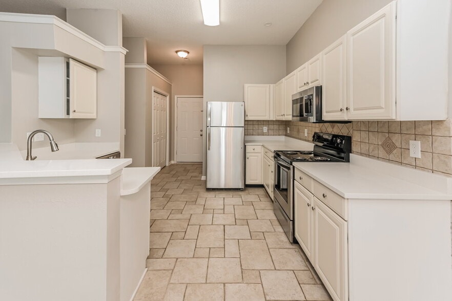 Building Photo - 3913 Leghorn Ct