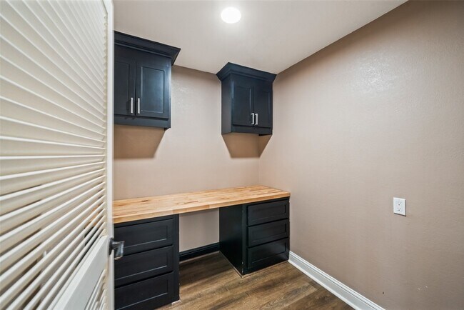 Building Photo - 3019 Ramblewood Rd