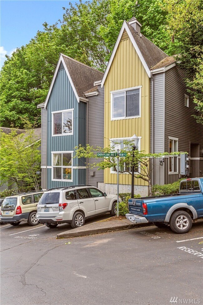 Building Photo - 1561 Cherrylane Ave S