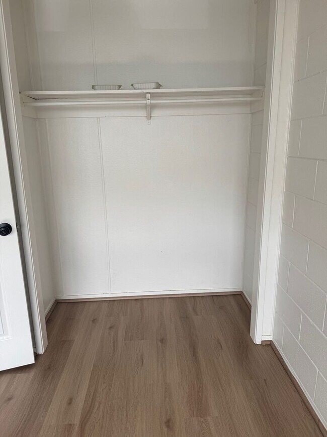 Building Photo - Townhouse 3 bedroom