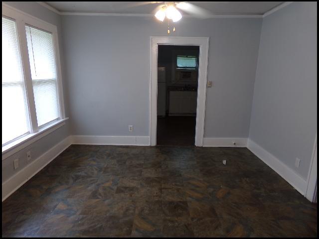 Building Photo - 1024 Park Dr