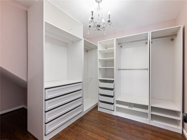 Building Photo - 3965 Hamilton View Way NE