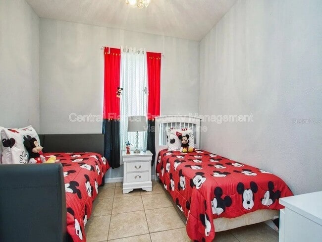 Building Photo - 2937 Sunset Vista Blvd