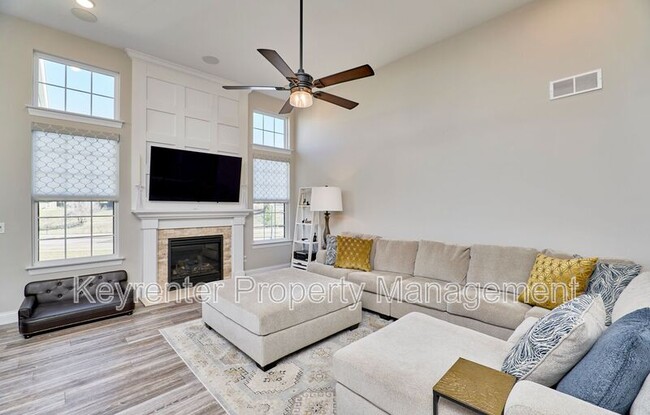 Building Photo - 2453 Grover Ridge Dr