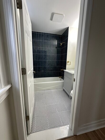 Building Photo - 59 Arnold Ter