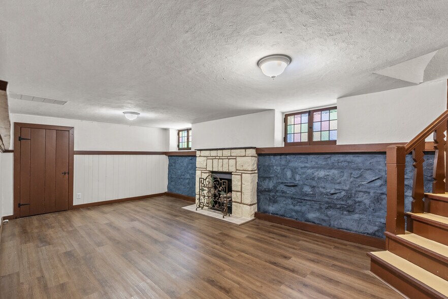 Building Photo - 7421 Stanford Ave