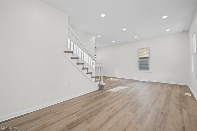 Building Photo - 12028 Wade Park Ave