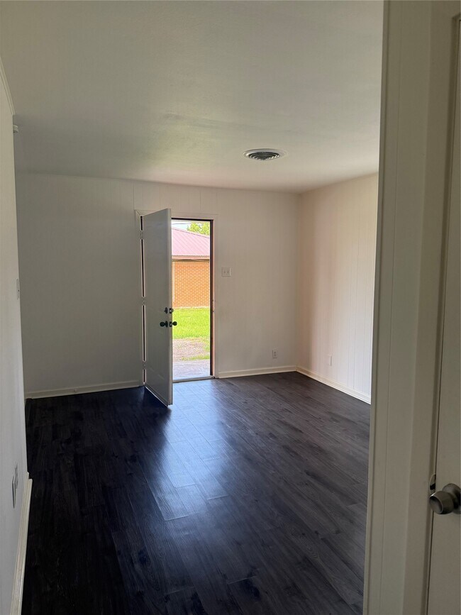 Building Photo - 913 Prentice Ln