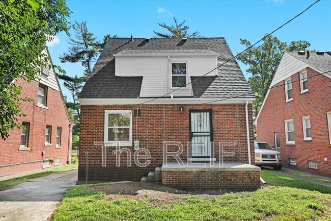 Building Photo - 17421 Quincy St