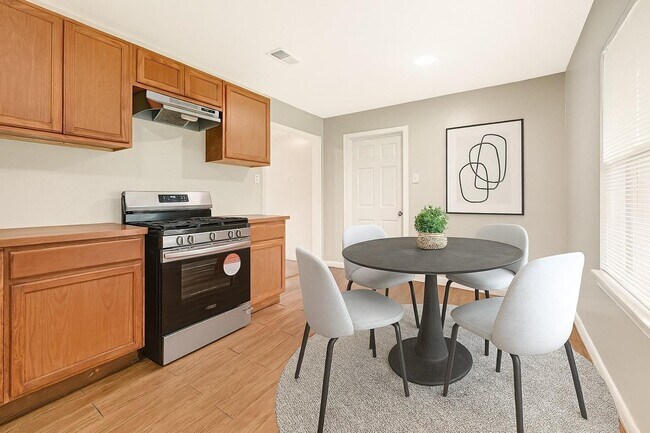 Building Photo - 4319 Howcher St