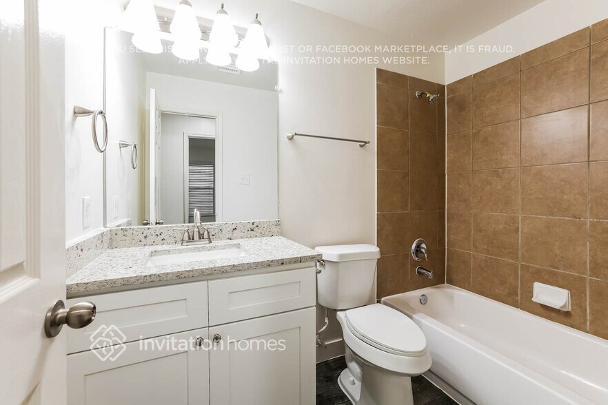 Building Photo - 16102 Majestic Glen Ln