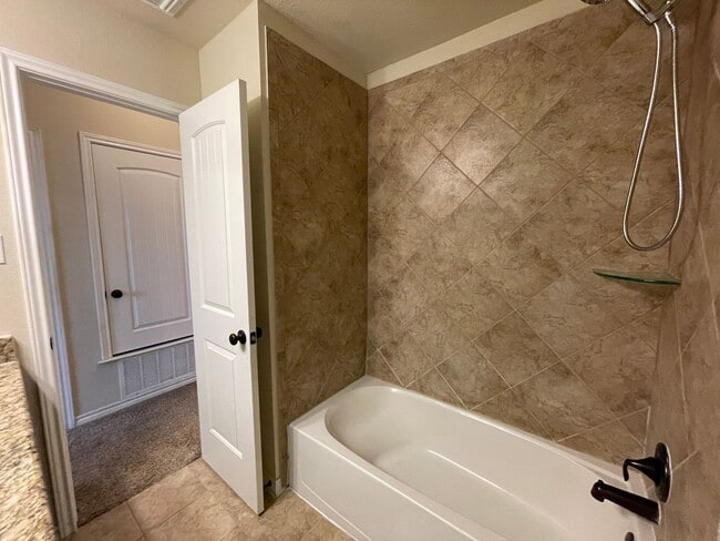 Building Photo - 3240 Valentino Dr