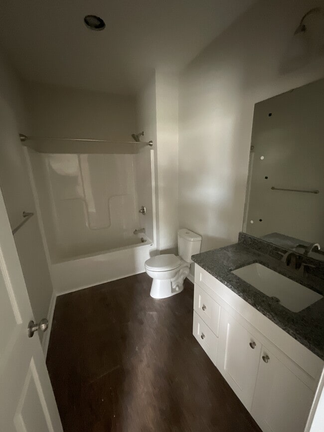 Building Photo - 1015 W C St