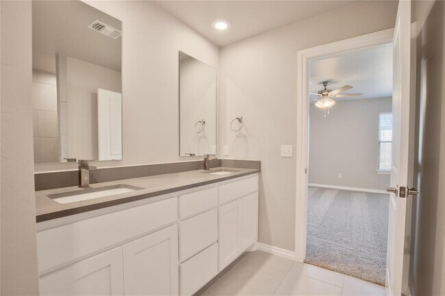 Building Photo - 3817 Lleyton Dr