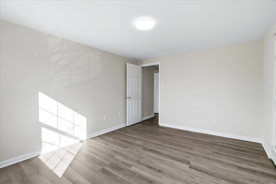 Building Photo - 819 Stratford Way