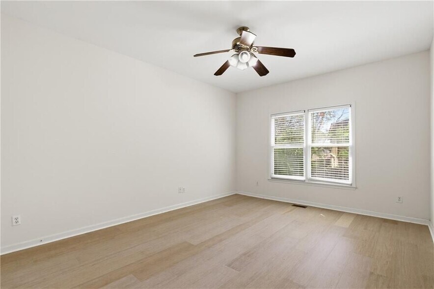 Building Photo - 1702 Clay Brooke Ct SE
