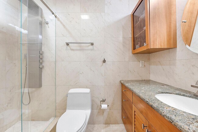 Building Photo - 40 Portside Dr