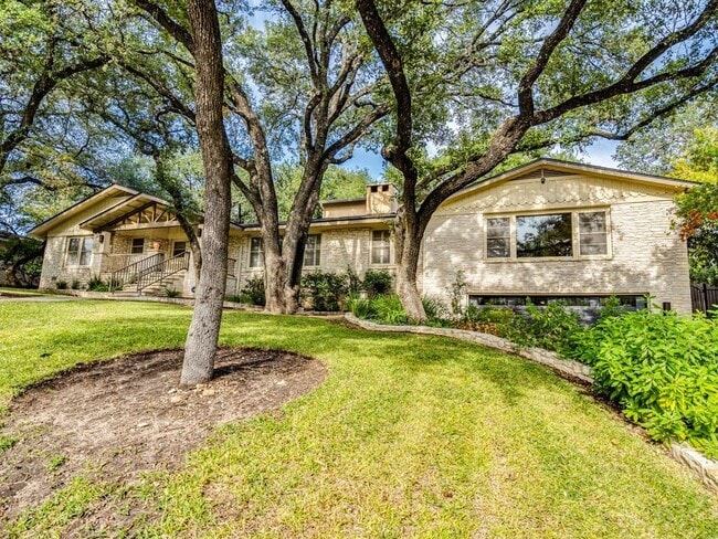 Building Photo - 404 Almarion Dr