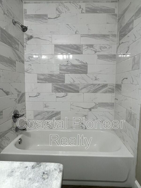 Building Photo - 1413 Thistledown Dr