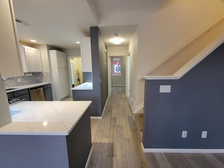Main Floor - 1761 Yellow Pine Ave