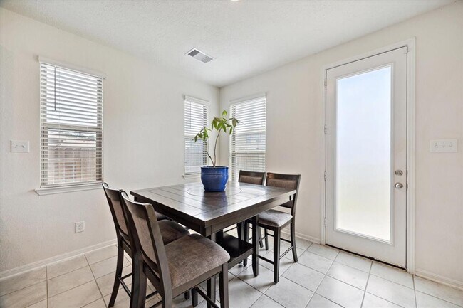 Building Photo - 17303 Rock Willow Ln