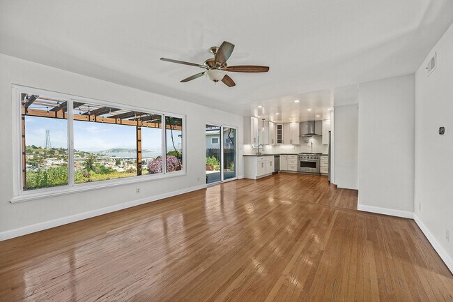 Building Photo - One level home Crockett, magnificent VIEWS
